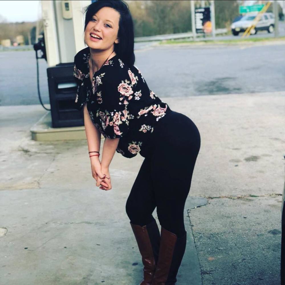 Meet your Posher, Courtney